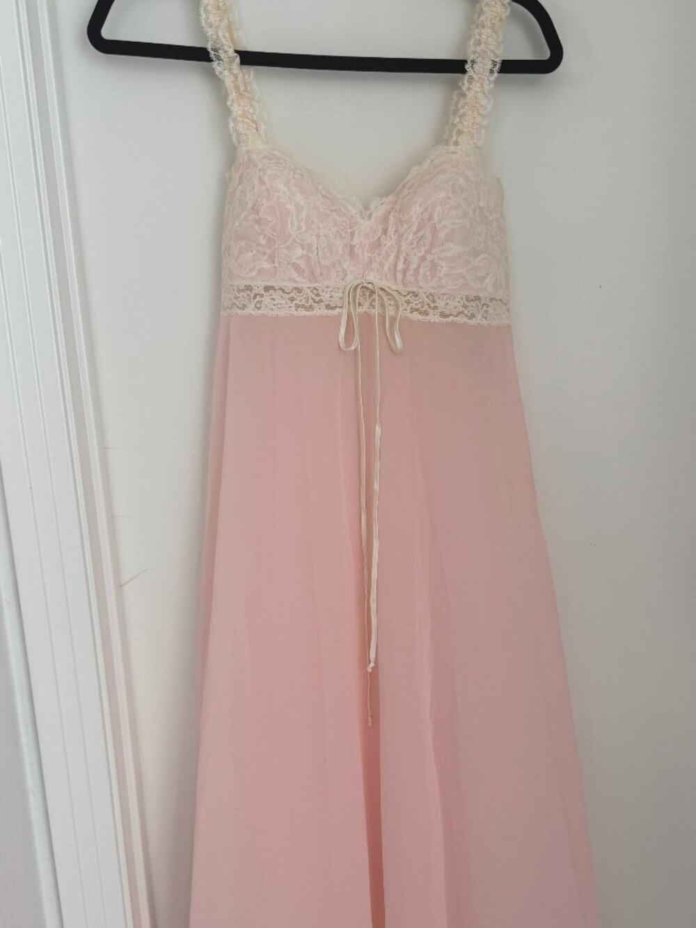 Vintage Olga "Sleeping Beauty" Negligee, with lacy cups, straps and hem